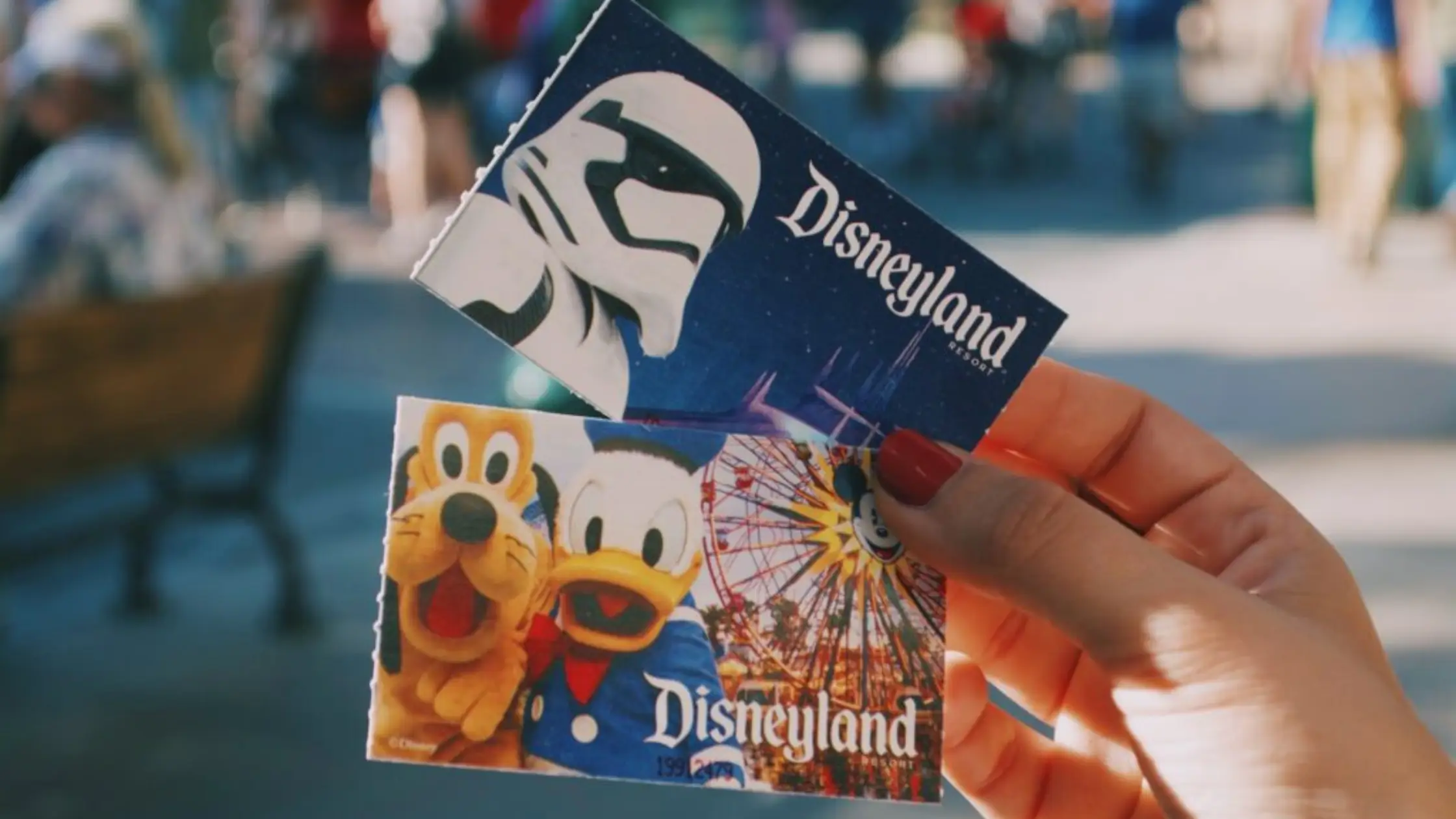 Disneyland Ticket to Park Hopper